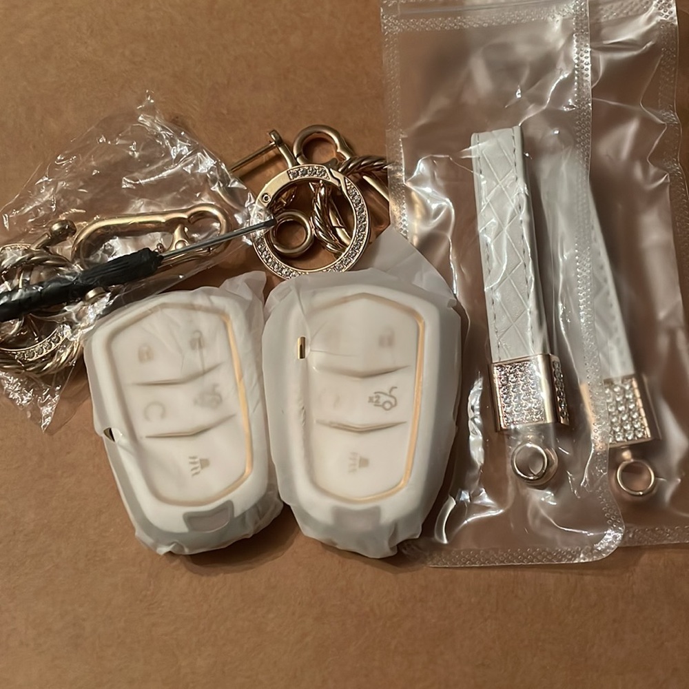 Set for Two 🤍 Cadillac KeyFob Case/Keychain - Picture 8 of 8
